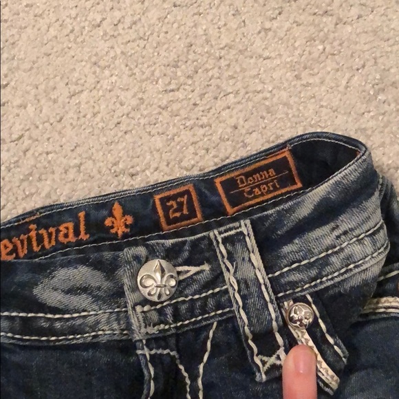 Donna Rock Revival Capris - Picture 5 of 5